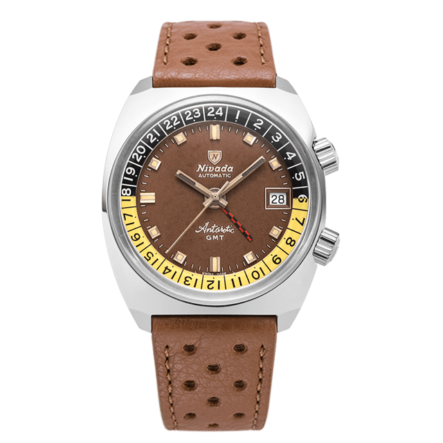 Nivada Grenchen Antarctic GMT: GMT-Uhr mit braunem Band und Zifferblatt