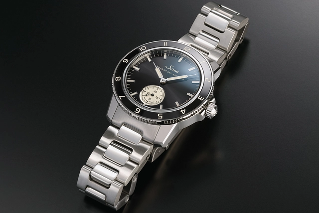 Sinn Spezialuhren 104 Klassik 12 mit massivem Edelstahlarmband