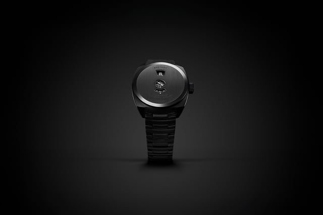 Bremont Terra Nova 38 Jumping Hour in Schwarz