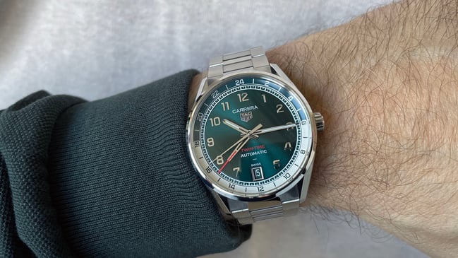TAG Heuer: Carrera Date Twin-Time Wristshot