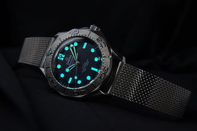Omega Seamaster Diver 300M bei Nacht