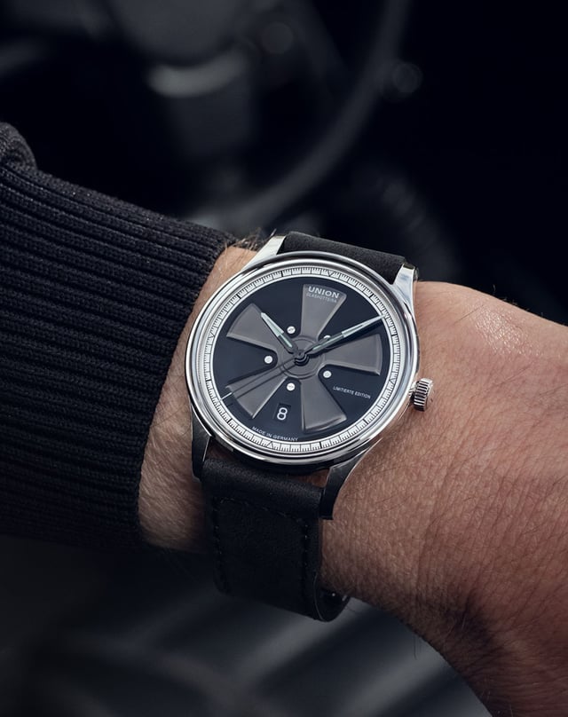 Union Glashütte: Noramis Datum Petro Surf Wristshot