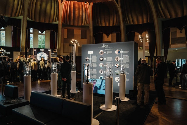 WatchTime Düsseldorf Ausstellung Sinn Spezialuhren 