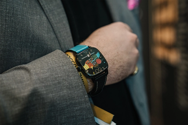 Alexander Shorokhoff Uhr am Handgelenk