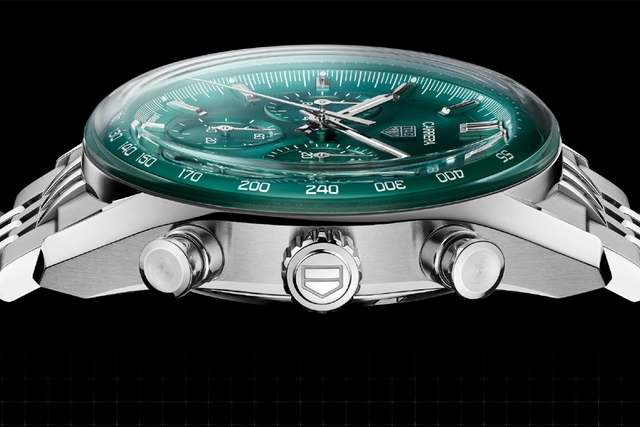 TAG Heuer: Carrera Chronograph 41mm, Titel, grünes Zifferblatt im Profil