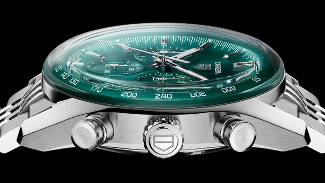 TAG Heuer: Carrera Chronograph 41mm, Titel, grünes Zifferblatt im Profil