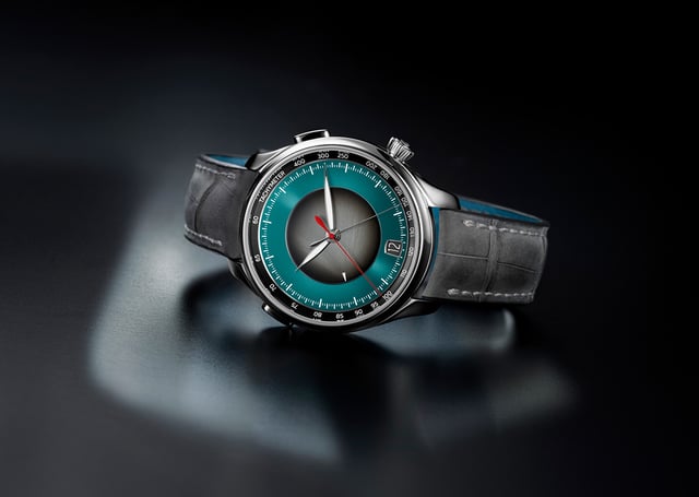 H. Moser & Cie. Endeavour Flyback Chronograph Dual Time Date, Uhr liegend