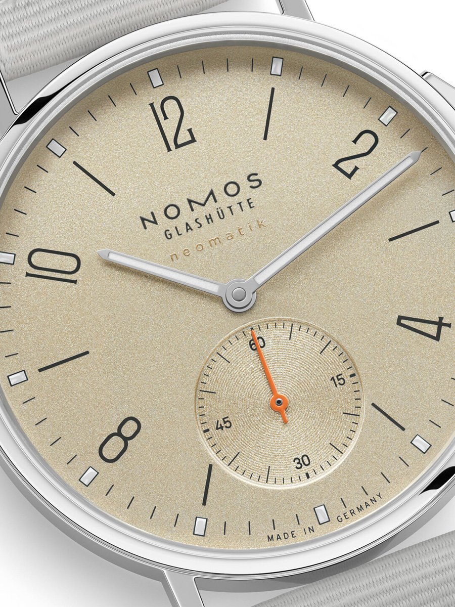 Nomos Glashuette Ahoi neomatik sand: Zifferblatt