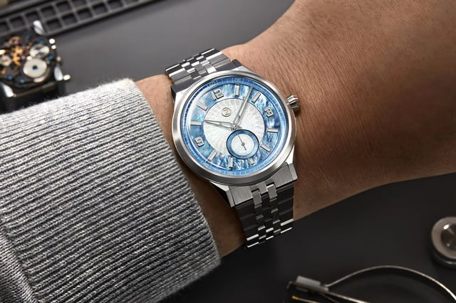 Zelos – Comet 39 MOP, elegante Uhr mit Handaufzugswerk und Perlmuttzifferblatt