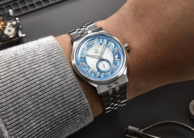 Zelos – Comet 39 MOP, elegante Uhr mit Handaufzugswerk und Perlmuttzifferblatt