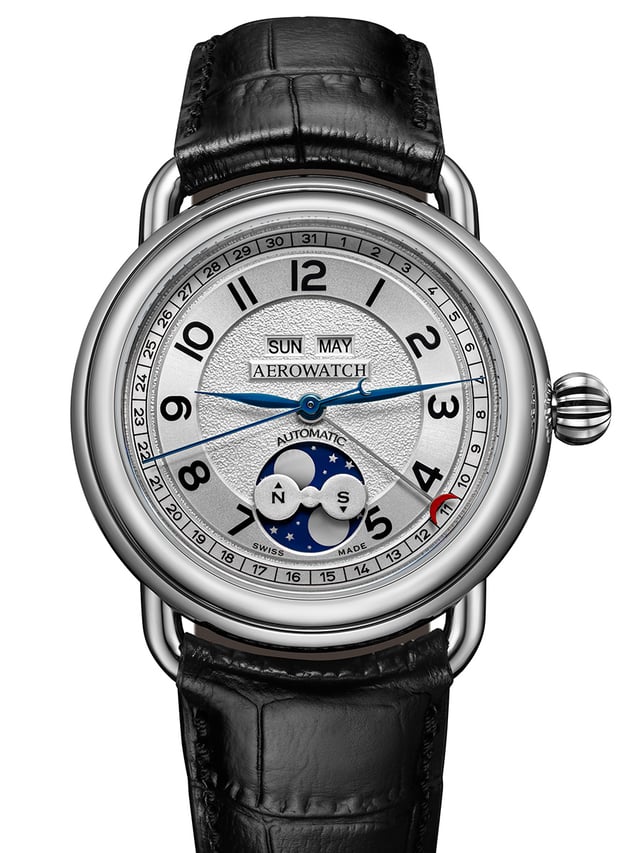 Aerowatch 1942 Calendrier Complet, 91108-AA01, Uhr vor weißem Hintergrund