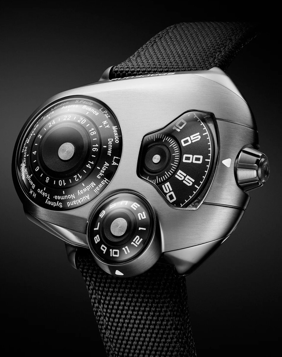 SpaceOne – WorldTimer Titanium, futuristische Weltzeituhr aus Titan