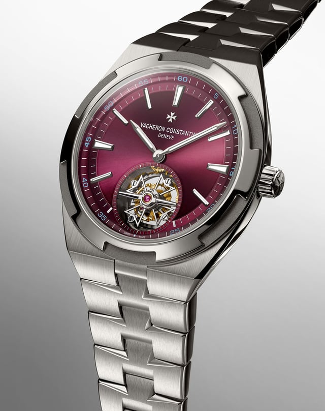 Vacheron Constantin: Overseas Tourbillon Titan mit tiefrotem Zifferblatt