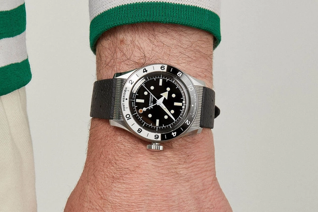 Serica, Edelstahluhr mit GMT-Komplikation