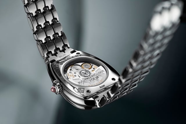 Die Rückseite mit Kaliber der Bucherer Exclusives Bvlgari Serpenti Seduttori Automatic