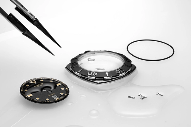 Alpina Seastrong Diver Extreme Automatic, Referenz 525B3VE6, Assembling Watch