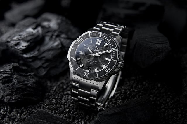 Formex Reef 39,5 mm Forged Carbon, Uhr 