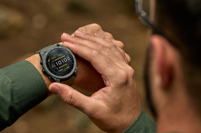 Garmin – Tactix 8 Cerakote, taktische Multisport-Smartwatch