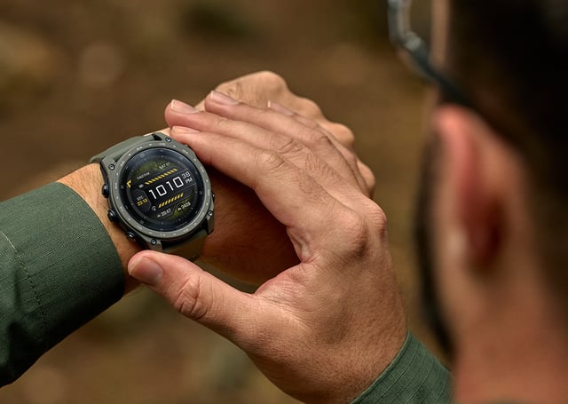 Garmin – Tactix 8 Cerakote, taktische Multisport-Smartwatch