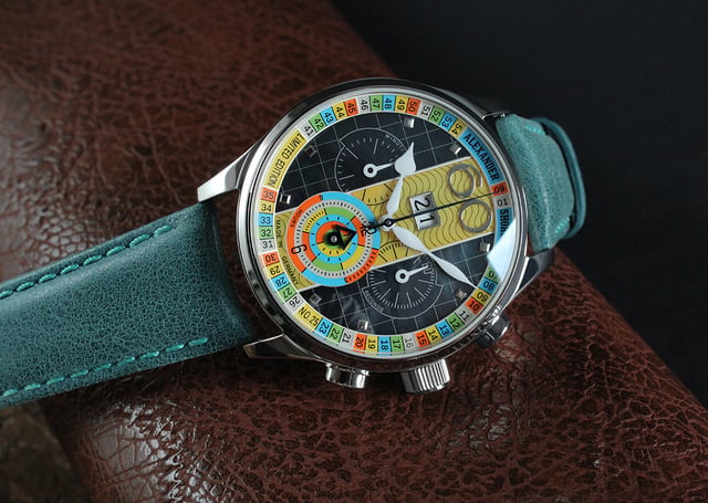 Alexander Shorokhoff Big Date MOP: bunte Uhr liegend