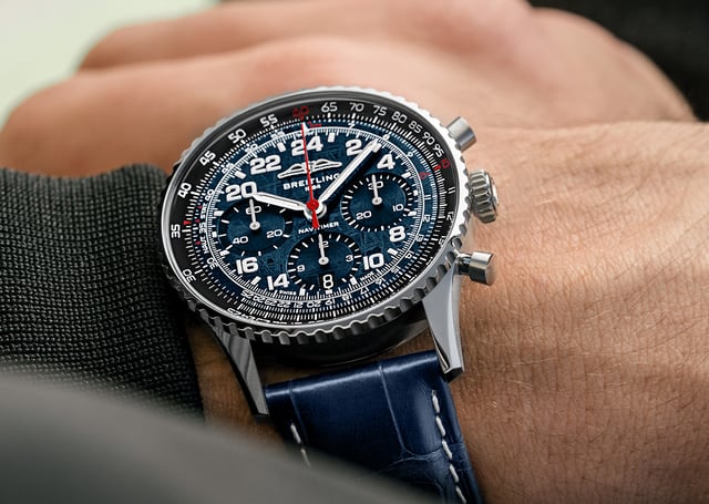 Breitling Navitimer B02 Chronograph 41 Cosmonaute Artemis II, Handgelenk