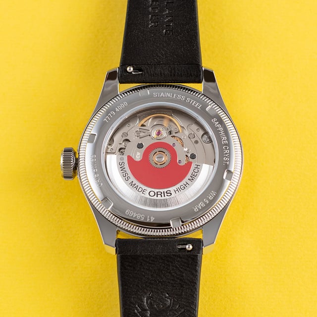Oris Big Crown Pointer Date “Bullseye”, Kaliber und Gehäuserückseite