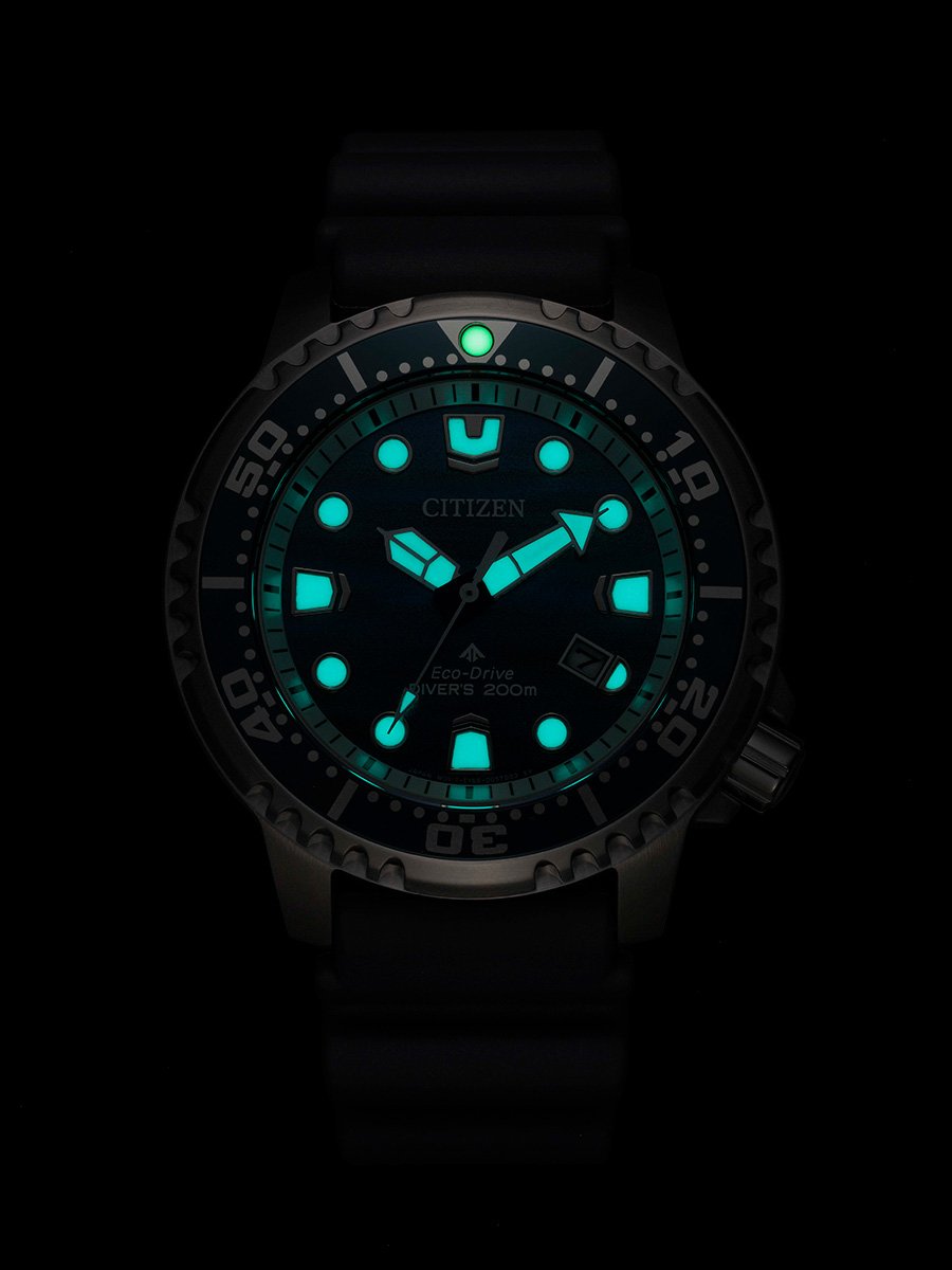 Citizen Promaster Blue Ocean BN0167-09W: Zifferblatt nachts