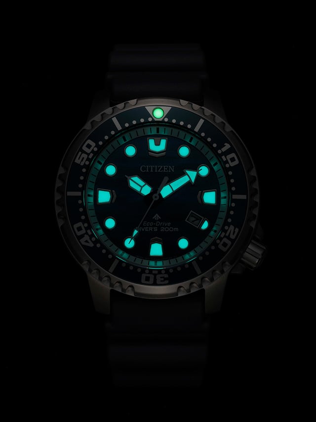 Citizen Promaster Blue Ocean BN0167-09W: Zifferblatt nachts