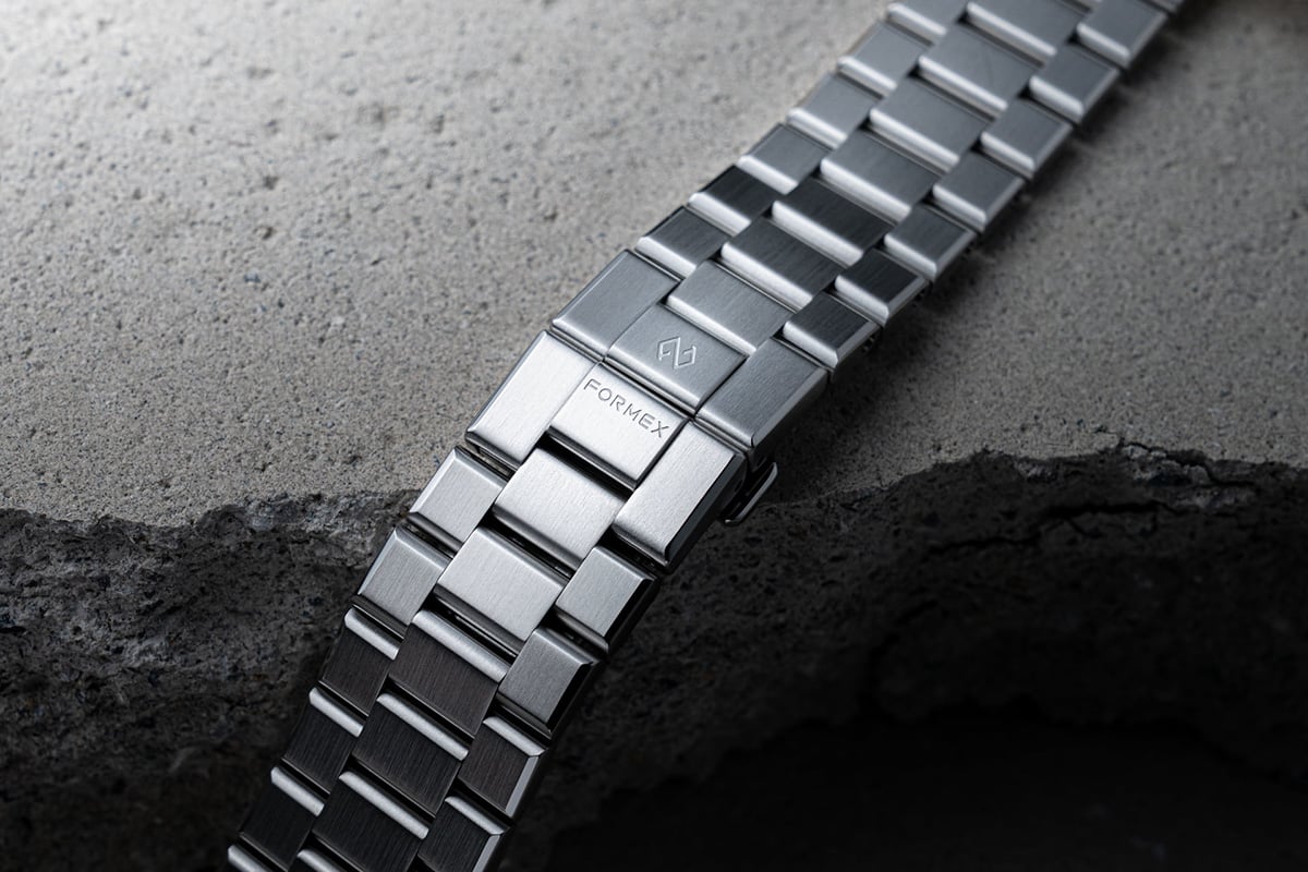 Formex Essence 39 mm Automatic COSC: Schließe der Uhr
