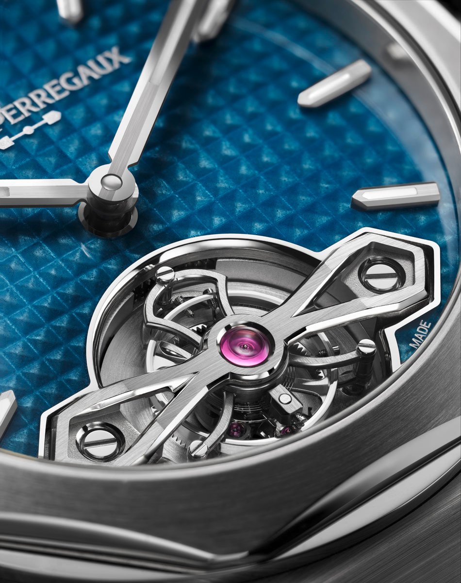 Girard-Perregaux: Laureato Fifty Tourbillon Micro-Rotor 39 mm Blue Enamel