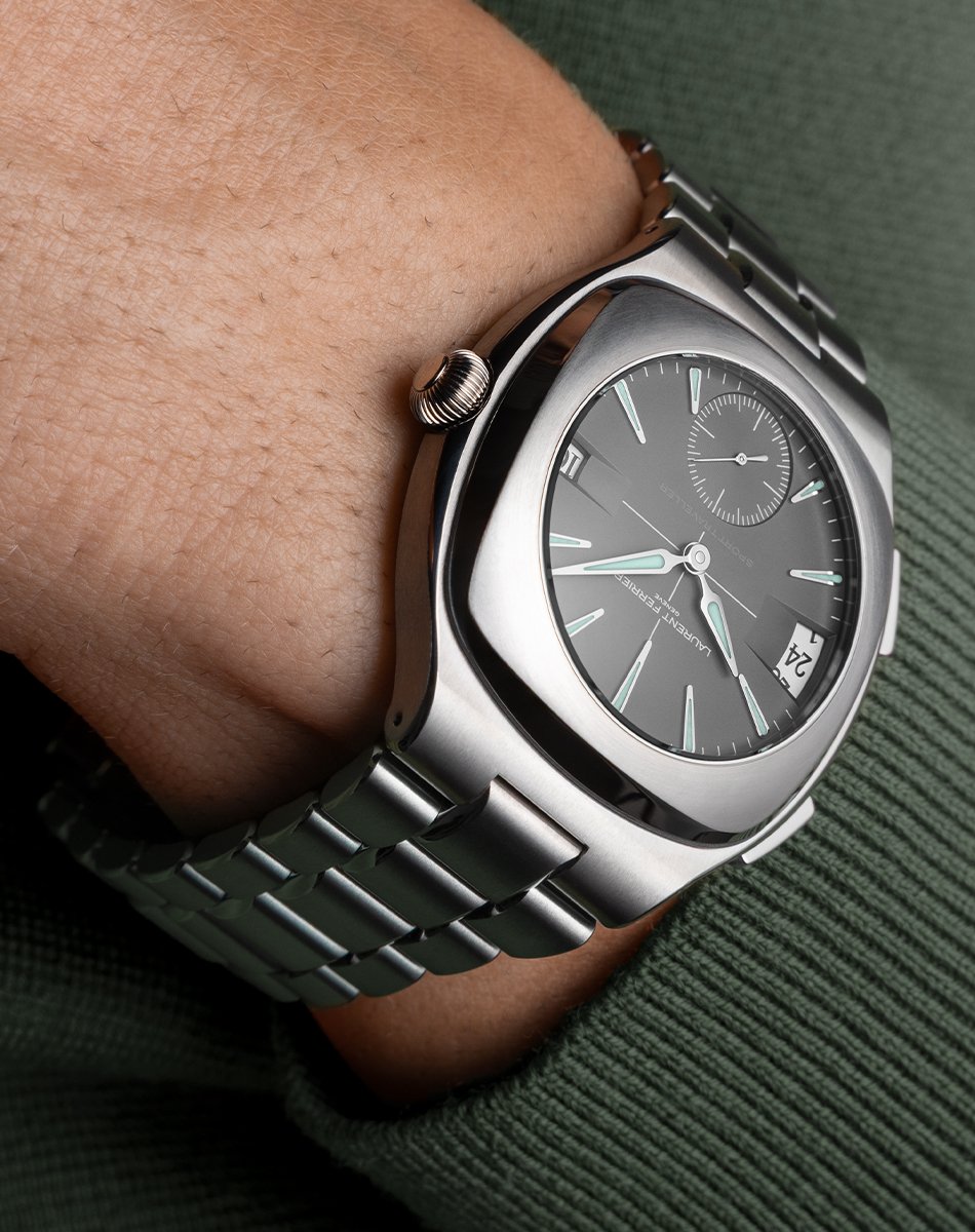Laurent Ferrier – Sport Traveller Slate Grey, GMT-Uhr aus Titan mit Manufakturkaliber 
