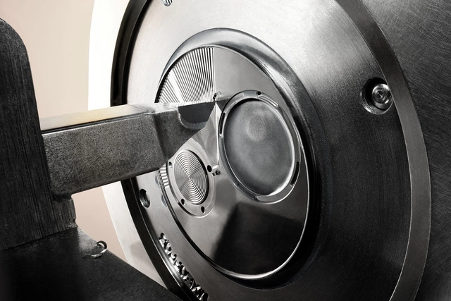 Jaeger-LeCoultre Master Ultra Thin Tourbillon Enamel Guillochiervorgang