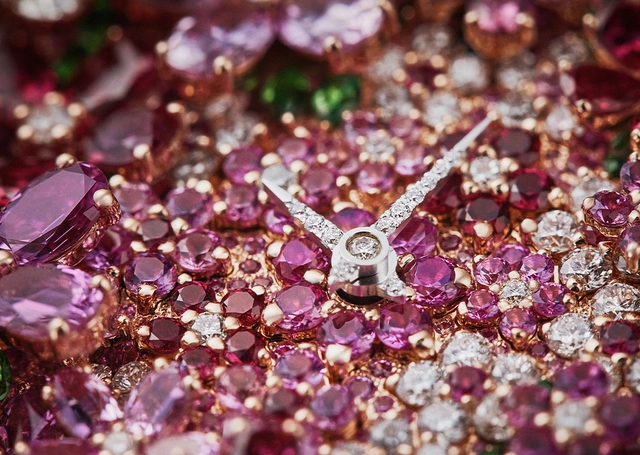 Dior, Uhr mit Edelsteinbesatz