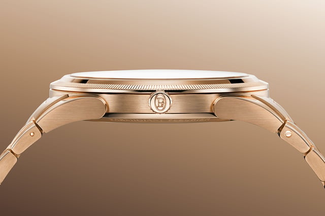 Parmigiani Fleurier Tonda PF Skelett Roségold Milano Blue: Profilansicht Uhr