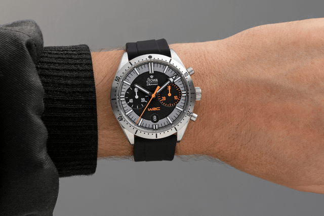 Stowa – Chrono WRC Stage 1, Automatikchronograph aus Edelstahl mit schwarzem Zifferblatt