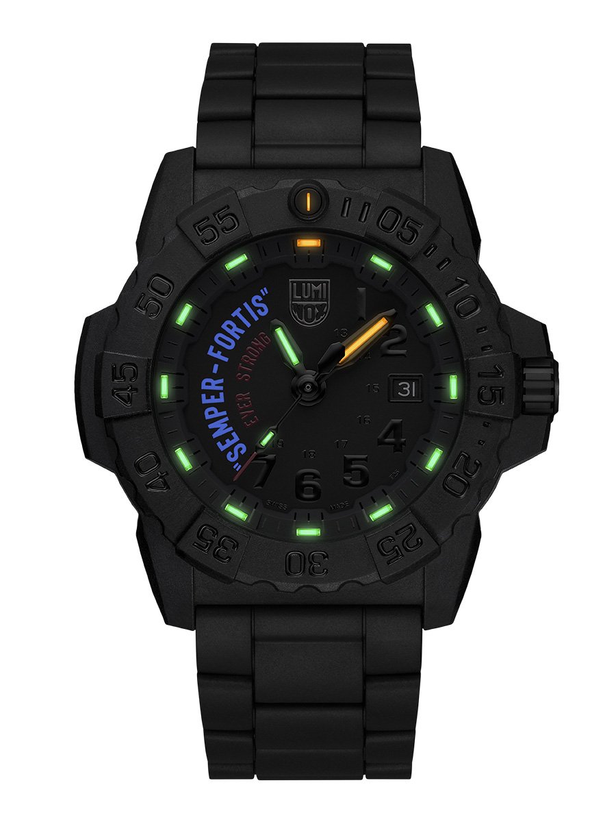 Luminox Navy SEAL 3500 Semper-Fortis: Uhr bei Dunkelheit