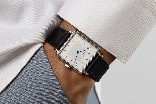 Nomos – Tetra 27, elegante quadratische Uhr mit Handaufzugskaliber