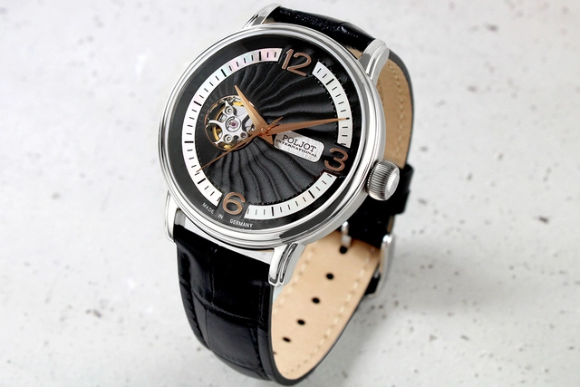 Poljot: Jaros Open, Edelstahl und schwarzes Zifferblatt