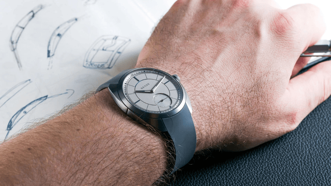 Neode – N01, elegante Handaufzugsuhr mit Sterlingsilber-Zifferblatt 
