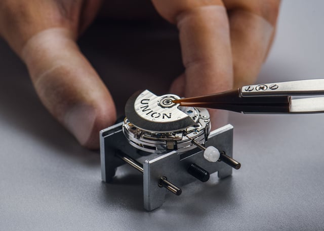 Union Glashütte: Setzen des Rotors