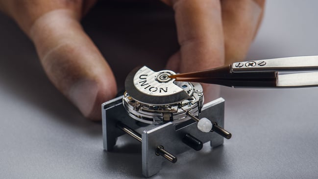 Union Glashütte: Setzen des Rotors