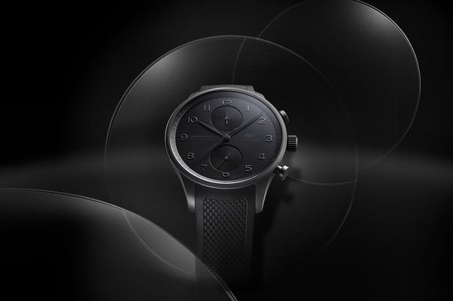 IWC Portugieser Chronograph Ceratanium, Ref. IW371631, schwarze Uhr, schwarzer Hintergrund