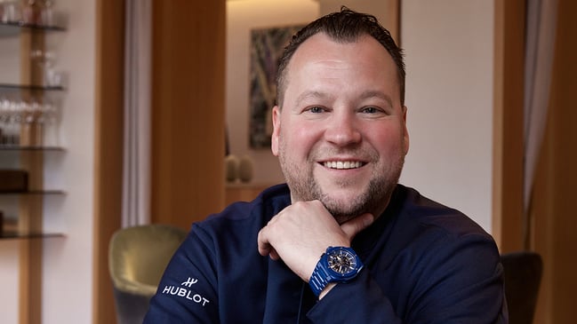 Sternekoch Jan Hartwig mit Hublot-Uhr