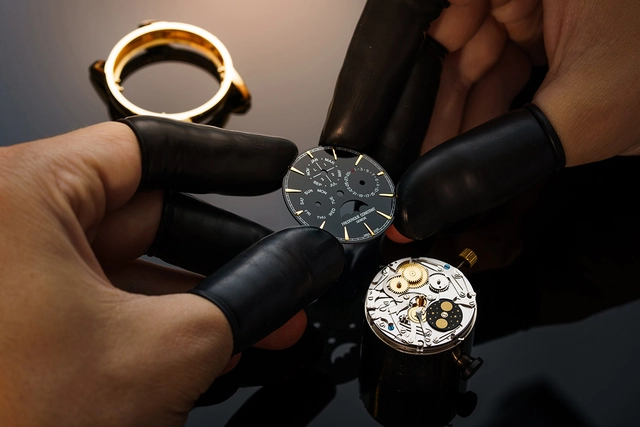 Frederique Constant, Kaliber FC-776, Zusammenbau Uhrwerk und Zifferblatt