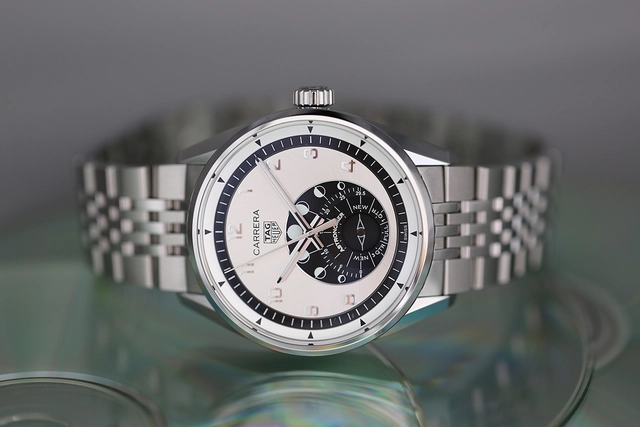 TAG Heuer Carrera Astronomer