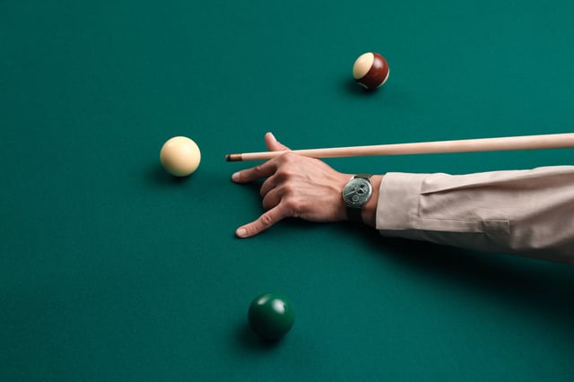 Ressence: Type 11 Pine mit Billardtisch