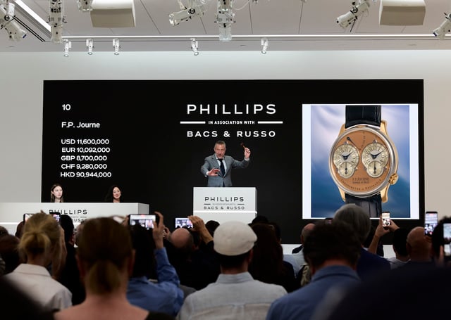 01_Saleroom Shot - Lot 10 FPJourne-Phillips New York
