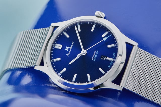 Jean Marcel Stealth Ref. 540.60.63, Edelstahluhr mit 41 Millimetern Durchmesser und blauem Zifferblatt