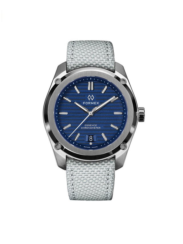 Formex Essence 39 mm Automatic COSC Blue: Frontansicht Uhr mit blauem Zifferblatt