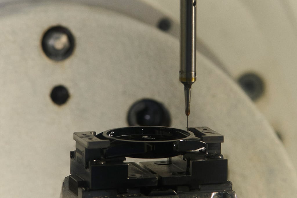 Chanel J12 Gehäusebearbeitung